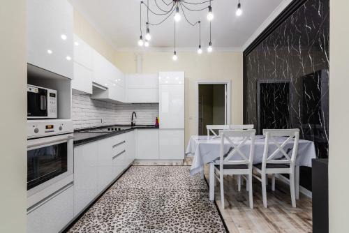 Almaty Apartamento | Шикарные 2х комн Апартаменты ЖК Вавилон