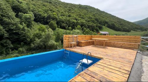 Armenia Casa | Աշխարհից հեռու Далеко от мира