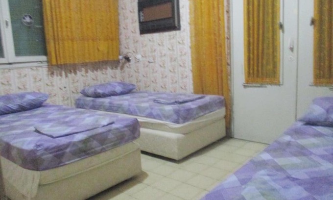 Kiryat Ata Apartamento | דירת אירוח בצל האילנות