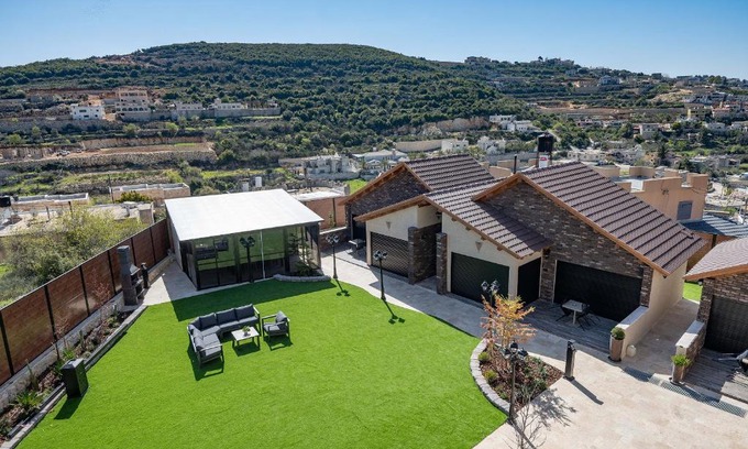 Beit Jann Cabina | וינטאג' וויליג' - כפר נופש מהמם עם בריכה וג'קוזי אירוח דרוזי