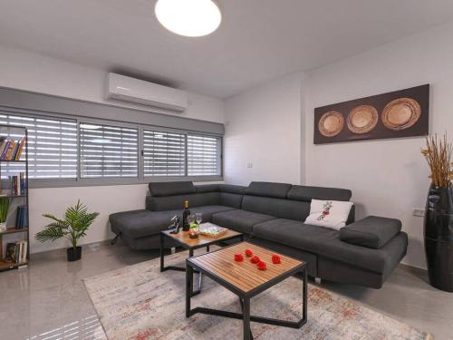 Beit She'an Apartamento | פנטהאוז רפאל - פנטהאוז מקסים עם 3 חדרי שינה ומרפסת