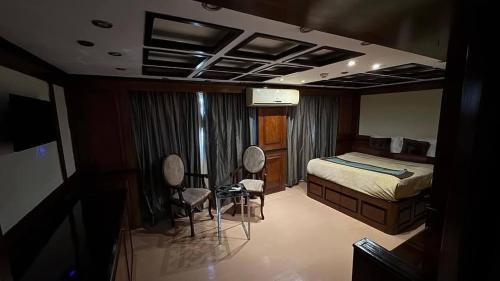 Cairo Hotel | الباخرة ريفر بوت