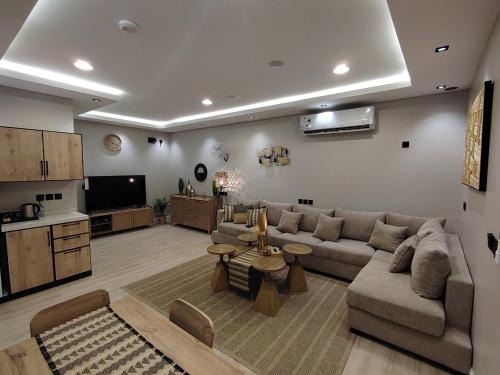 Al Mubarraz Chalet De Esquí | شاليه جريين اوايسس بمسبح وغرفة نوم واحده وصاله وجلسه خارجيه