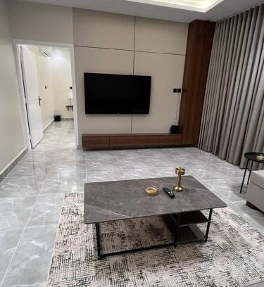Al Izdihar Apartamento | شقة بصالة و استديو بتاثيث مودرن