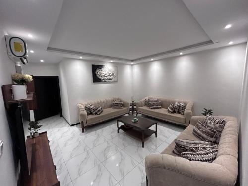Al Wahah Apartamento | شقة رواق اربع غرف نوم بصالة انيقة