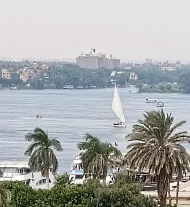 Maadi Apartamento | شقة فندقيه فاخرة بمنطقة المعادى صف اول جميع الغرف تطل على النيل A luxury hotel apartment in Maadi, first row. All rooms overlook the Nile