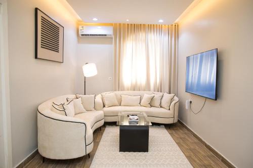 Ghirnatah Apartamento | شقه غرفة وصالة بتصميم مودرن فاخر ودخول ذاتي