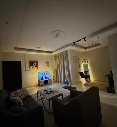 Buraydah Apartamento | غرفة وصالة بدخول ذكي