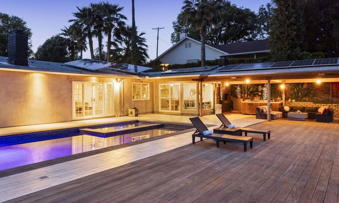 West Hills Casa | ৎ୭Middlebury Heightsৎ୭ Pool,Jacuzzi, games & more