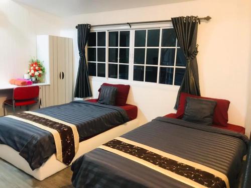 Chong Mek Chalet De Esquí | ภูเคียงน้ำรีสอร์ต ที่พักริมน้ำวัดเรืองแสงช่องเม็ก