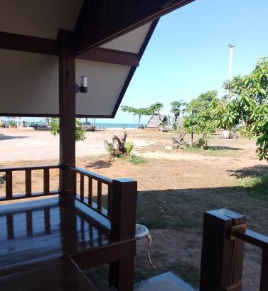 Chaiya Casa | หาดกำนันแคมป์ปิ้ง&ซีฟู๊ด