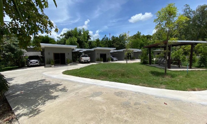Suan Phueng Casa | อยู่สุขรีสอร์ทสวนผึ้ง