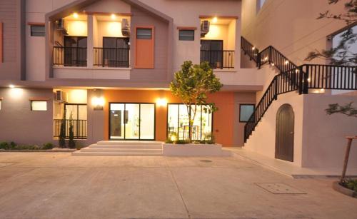 Lop Buri Apartamento | เดอะมั้งกี้โฮเทลแอนด์เรสซิเดนซ์