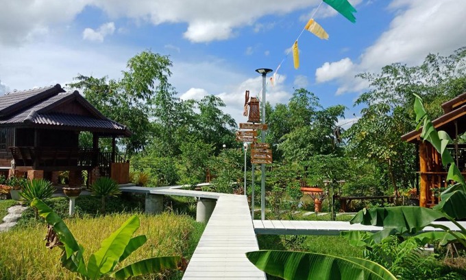 Chian Yai Otro | เรือนไทยใจสุขเอ๋ย