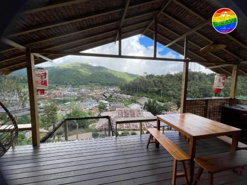 Mok Cham Pae Casa | เห็ดเหลือง Hedreung banrakthai homestay and camping