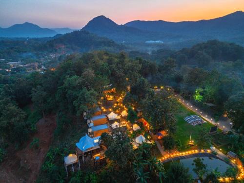Mae On Complejo | แคมป์ต๊ะต่อนยอน แม่กำปอง เชียงใหม่ CAMP Ta-Torn-Yorn Maekampong Chiang Mai