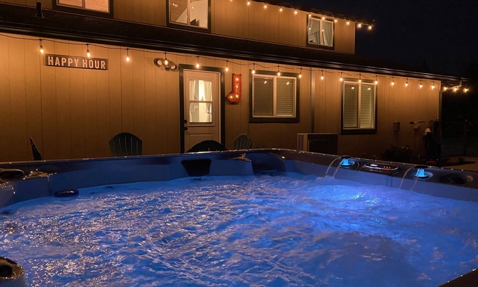 Mariposa Casa | ▼・ᴥ・▼ Cute Pet friendly Barn near Yosemite with a Spa