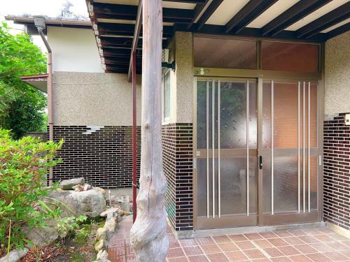 Mikawamachi Casa | アルピエm 敷地内無料駐車場2台分 置き型無料Wi-Fiあります 平屋瓦屋根の日本家屋