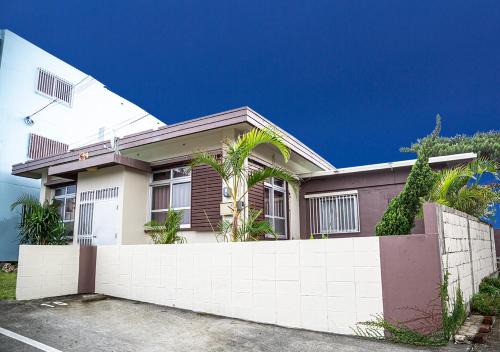 Kabira Casa | カビラハウス Kabira House 窓から見える川平湾まで徒歩1分