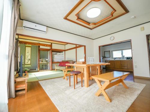 Abira Casa | 一棟貸し 最大11名 新千歳空港30分 家族連れ グループ向け 貸切宿 安らぎ民家