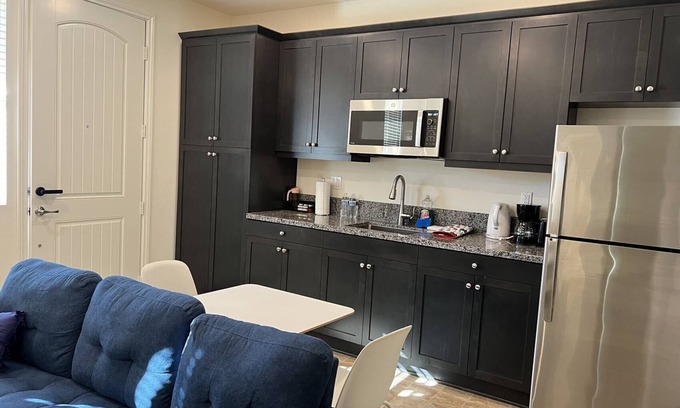 Jurupa Valley Apartamento | 全新一室一厅可简餐可洗衣服