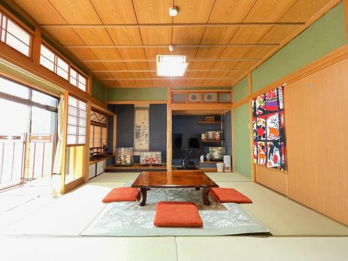 Dogomachi Casa | 南町駅徒歩2分 松山城や道後温泉へ好アクセス 一軒家貸切り和の家 11人まで 駐車場無料