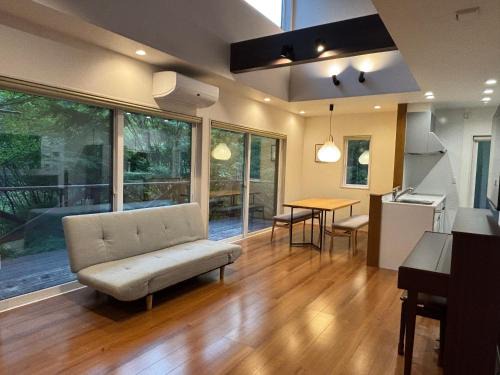 Kitasaku-gun Casa | 晴耕雨読の家#Outlet#Karuizawa station10mins by car#Wifi&Max11ppl#Pet OK#BBQ