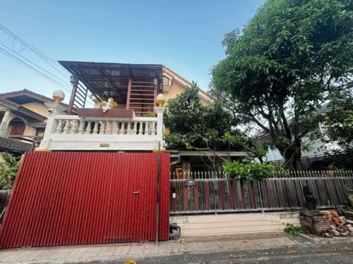 Khlong Chaokhunsing Apartamento | 曼谷独栋Lat Phrao精品别墅