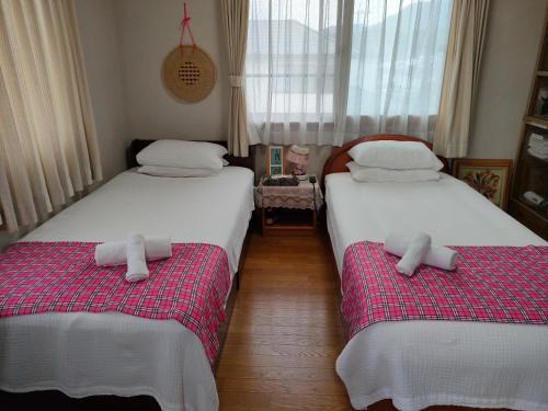 Aira Cama Y Desayuno | 民泊マエダハウス B&B Maeda House