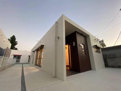 Yabu Apartamento | 沖縄北部の綺麗なビーチまで徒歩2分でのんびり沖縄ライフをKAHOO Space