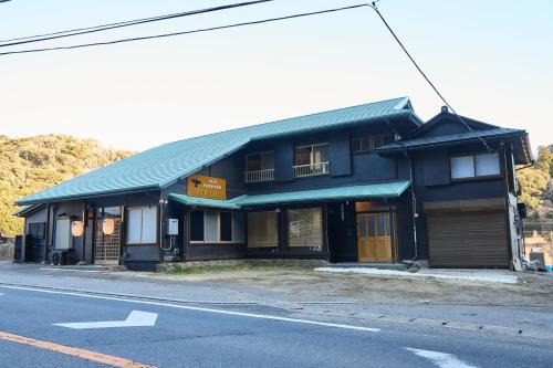 Katsuura Apartamento | 瑠璃色の地球