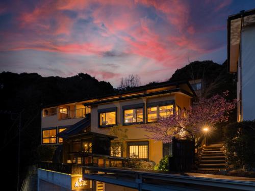 Kawazu Hotel | 花の風