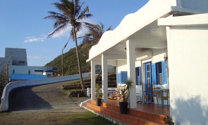 Hualien Cabina | 藍白舍