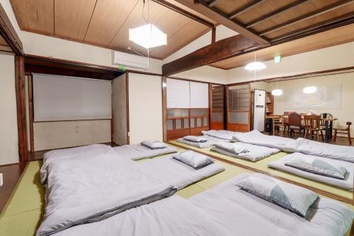 Suruga Ward Apartamento | 貸切古民家 海まで徒歩3分 富士山の見える海岸 最大14名宿泊 家族親戚 帰省 合宿 BBQ Japanese ミクソロジーハウスふじや Mixology House Fujiya