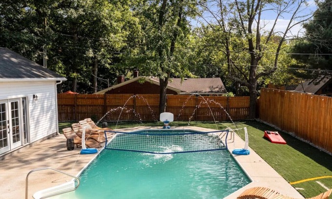 Jeffersonville - Clarksville Casa | ꕥLuxꕥHeated* Pool/Hot Tub/Gamerooms/Firepit/Outdoor Shower/Bunks