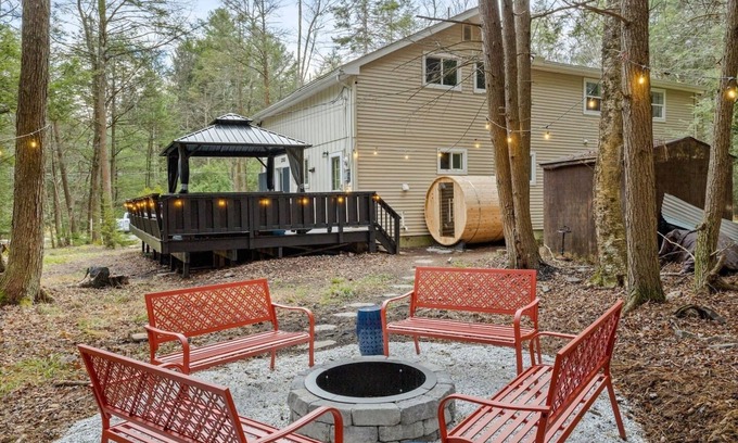 Blakeslee Cabina | 𖤓Creek Retreat Sale| Hottub+Sauna+Firepit+Gameroom𖤓