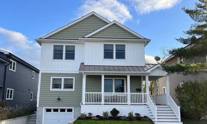 Lake Como Casa | 0.8 Mile To Beach Modern 4-Bedroom Belmar House
