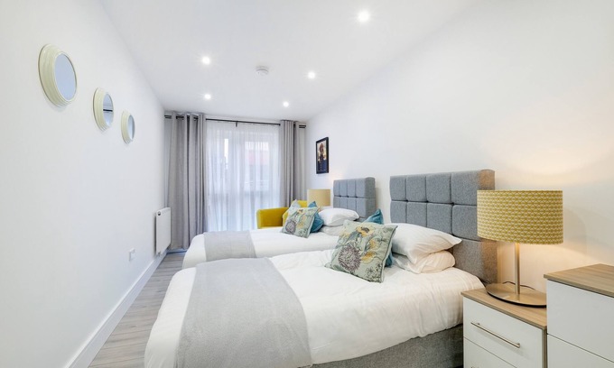 Yiewsley Apartamento | 01 - Luxury 2 Bed Apt. Free Parking, West Drayton