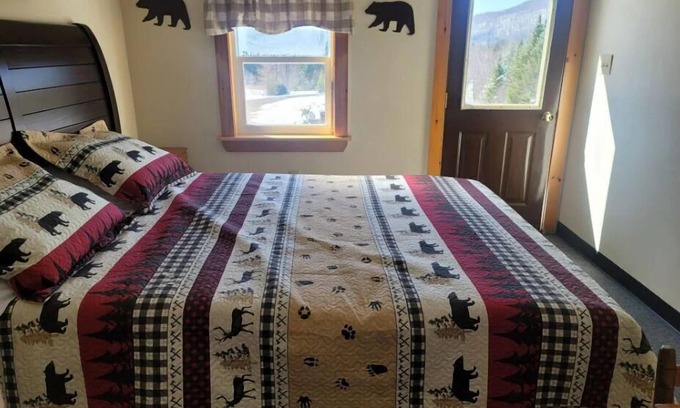 Stewartstown Cabina | 01) The Bear Cave Cabin