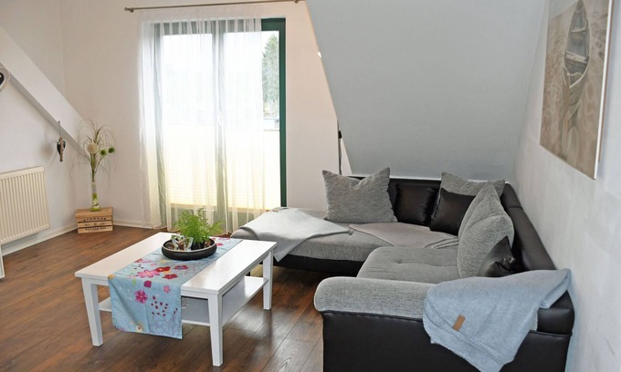 Lancken-Granitz Apartamento | 02 beautiful 3-room apartment with balcony and terrace - schöne Ferienwohnungen