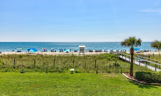 Wilmington Beach Condominio | 0208 Tiki Tower by Atlantic Towers