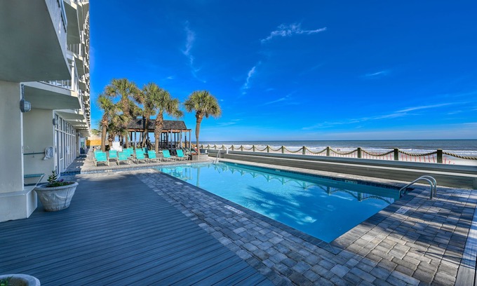 Garden City Condominio | 0208 Waters Edge Resort 1 Bedroom Condo by RedAwning