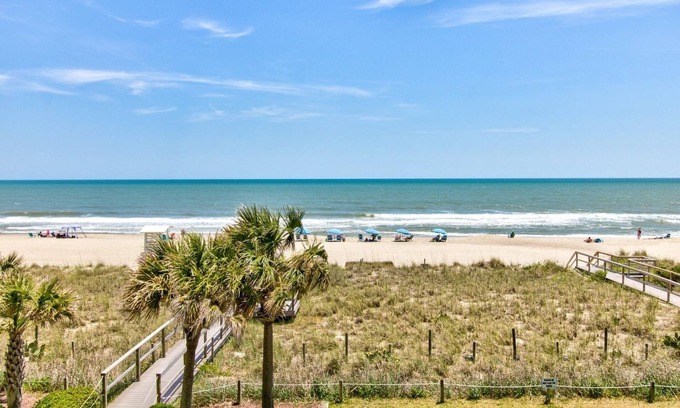 Wilmington Beach Condominio | 0312 Captains Quarters by Atlantic Towers