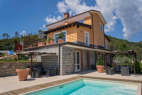 Casarza Ligure Apartamento | 066 - VILLA LETIZIA, Elegante 3 PISCINA e Natura, 10 minuti da MARE e SPIAGGIE