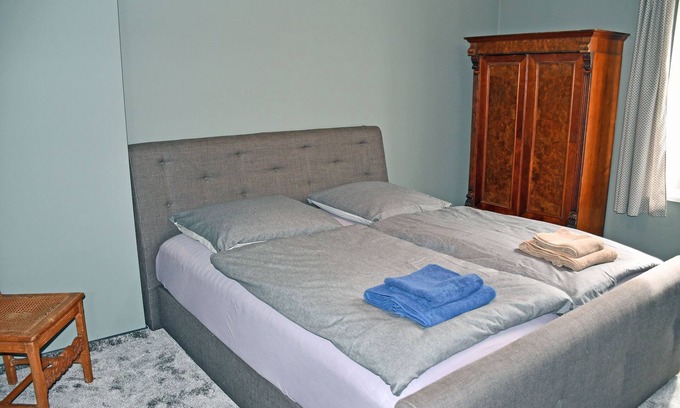 Ralswiek Apartamento | 07 Muttland vacation apartment with fireplace - vacation apartments in the Gnies manor house