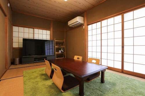 Fukui Apartamento | 1日1組限定の貸切の民泊です全館禁煙です屋外喫煙所無し間取りは2LDkです毎年12月8日から2月28日の駐車場は使用不可能です