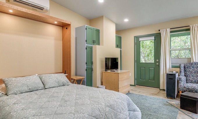 Corvallis Apartamento | < 1/2 Mi to OSU: Studio in Corvallis Near Parks