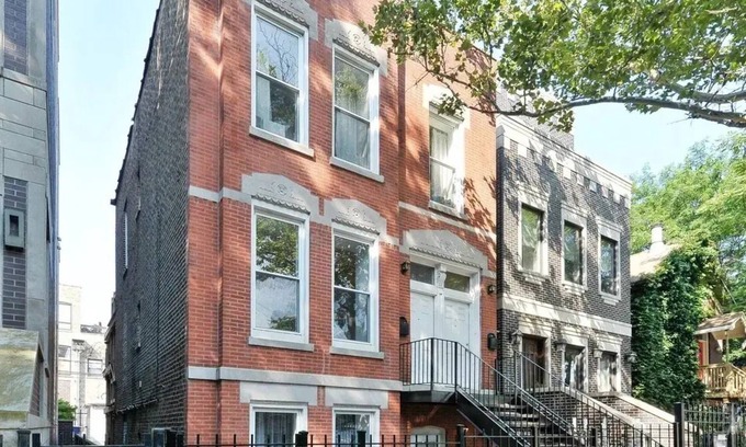 Wicker Park Apartamento | 1-3 month 3br+ / 2ba duplex rental; unbeatable Wicker Park location