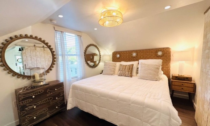 Hobe Sound Apartamento | 1.43 miles to the Beach! Right Off of Gomez Avenue! Brand new and immaculate!