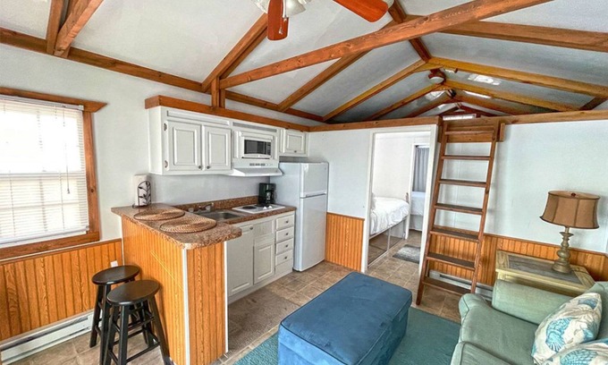 Tavernier Alquiler De Eote | 1.5 Bedroom, 1 bath with back deck. Pet friendly with 2 Queen and 2 twin beds.